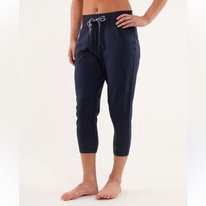 Lululemon • Free Fall Crop • Size 4